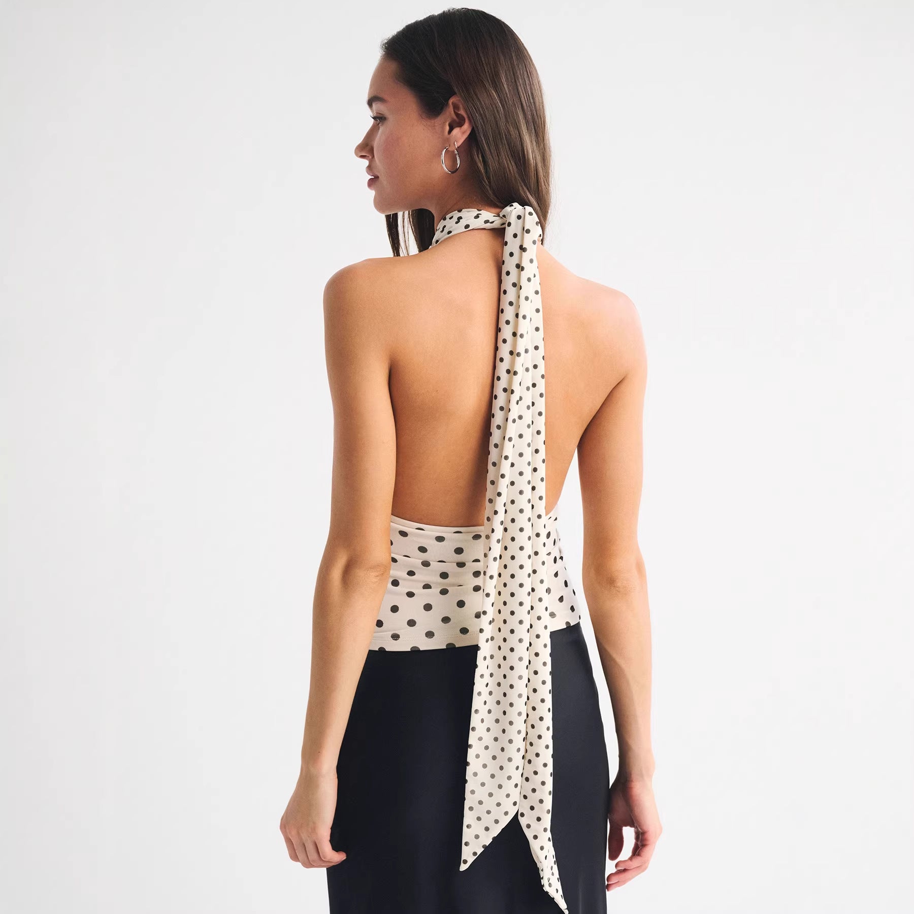 Polka-Dot Neckholder Top Vorderansicht – Sévea