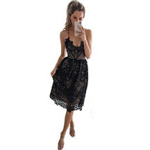 Neckholder Spitzenkleid – Rückenausschnitt Detail