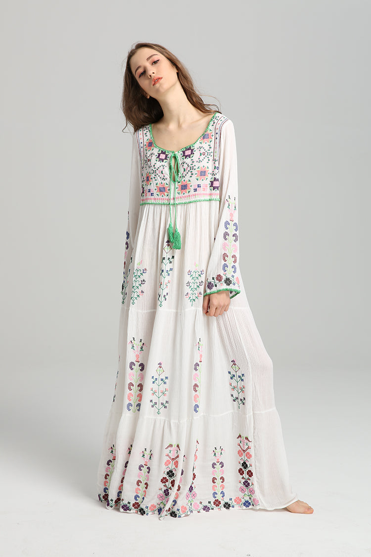 Boho Maxi-Kleid Stickerei Detail Nahaufnahme – Sévea